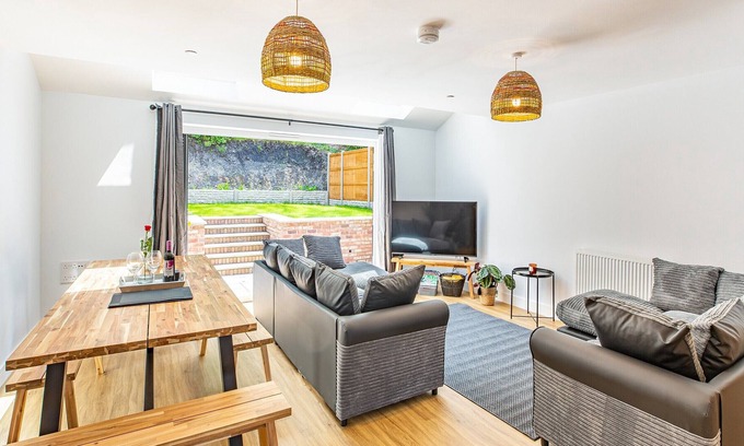 Llanidloes Cottage | 4 bedroom accommodation in Llanidloes
