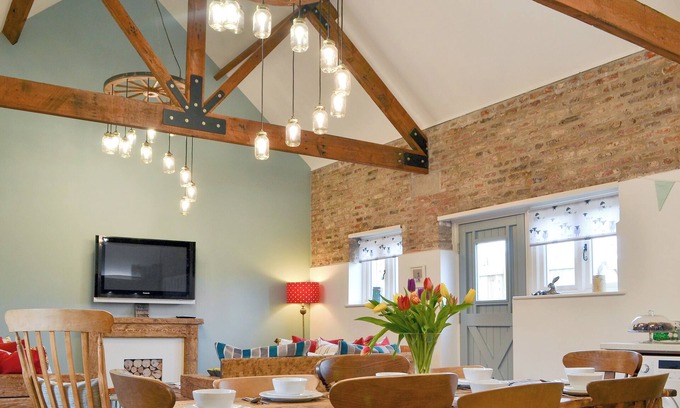 Mappleton Cottage | 4 bedroom accommodation in Driffield, near Bridlington
