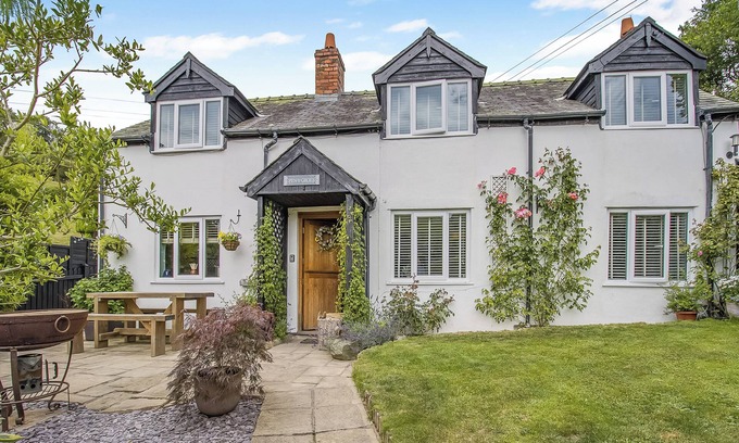 Kingswood Cottage | 4 bedroom accommodation in Welshpool