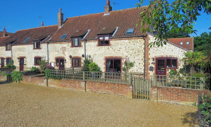 Thornham Cottage | 4 bedroom accommodation in Thornham