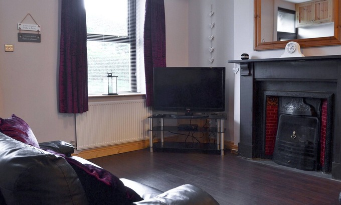 Bangor Cottage | 4 bedroom accommodation in Bethesda, near Bangor