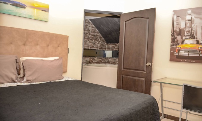 Lalinde Apartment | 4 Bedroom Combo of two apartments two hot tubs AC security Lleras area