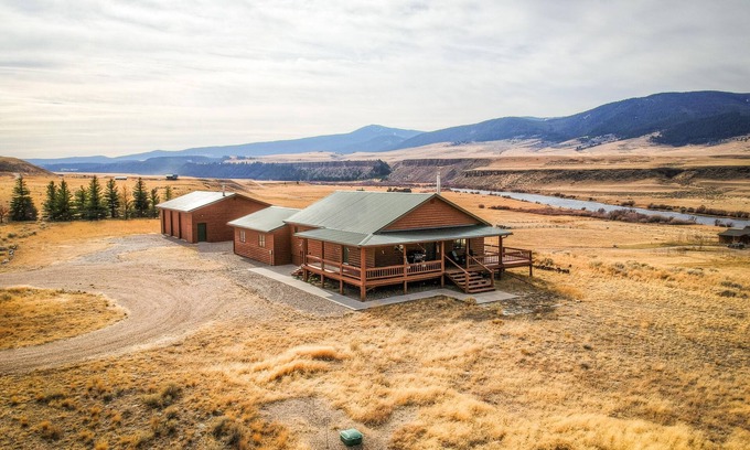 Cameron House | 4 Bedroom Home on 20 acres with private access to the Madison River.