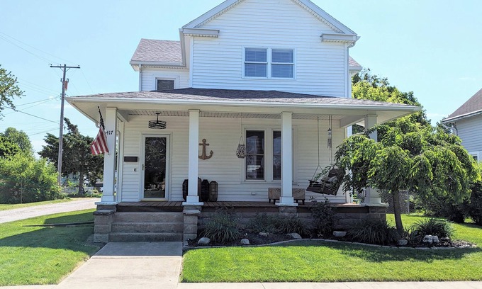 Port Clinton House | 4-Bedroom Home/Port Clinton. Close to restaurants/shopping, Jet Express, beach.