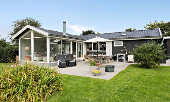 Smidstrup Strand House | 4 bedroom nice home in Gilleleje