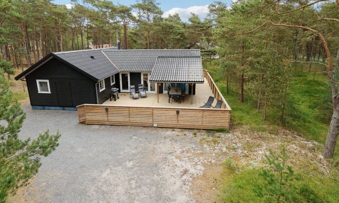 Spidsegard House | 4 bedroom nice home in Nexø