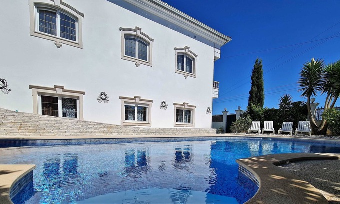 Arnal House | 4 Bedroom Residence at Villa5☆ (10-15 Guests)