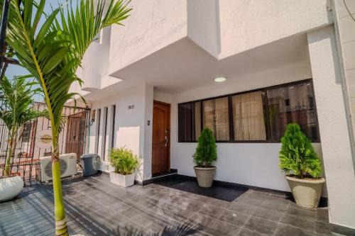 Manga House | 4 Bedroom Villa - Minutes to Walled City