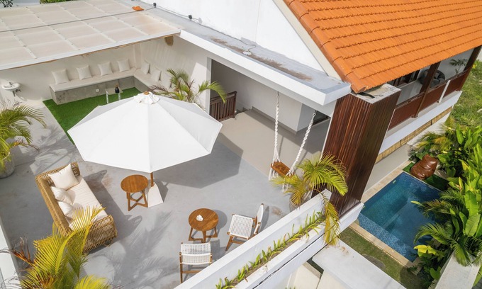 Pererenan Villa | 4-bedroom villa in Canggu with luxurious balcony and pool area.