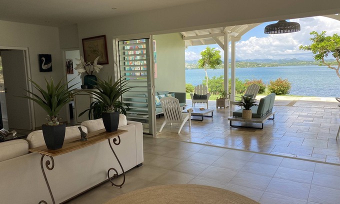 Le Francois House | 4-bedroom villa, pool, panoramic sea view, private beach and pontoon