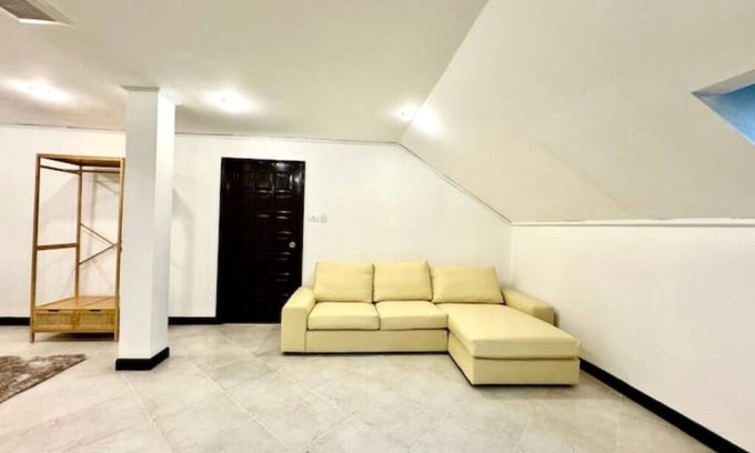 Pratumnak Hill House | 4 Bedrooms 300 m. to the beach