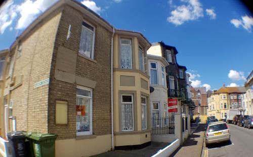 Great Yarmouth Apartment | 4 berth first floor flat Glen Villa 3