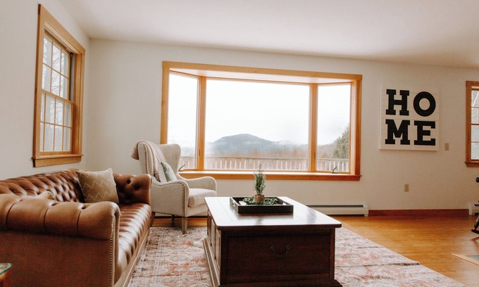 Marlboro House | 4 BR Mt Snow Okemo Ski Chalet w Amazing views!
