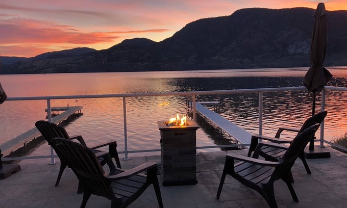 Okanagan-Similkameen House | 4 BR Skaha-Lakefront House-WINE COUNTRY - Sand Beach-Dock - NEW FALL PRICING