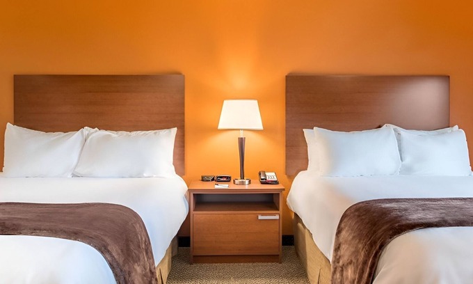 Council Bluffs Hotel | 4 Bright + Homey Rooms Perfect for Exploring Lake Manawa & Union Pacific Museum