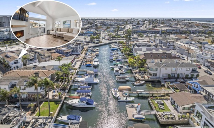 West Newport House | 4 Car Parking! Steps 2 Lido Village/Marina/A+ Location!