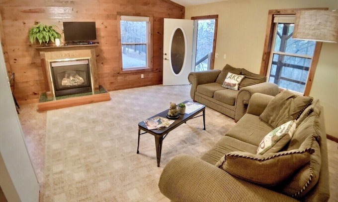 Eureka Springs Cabin | #4 - Cedar Creek Cabins - Giant Spa Tub/Charming 1-bedroom cabin