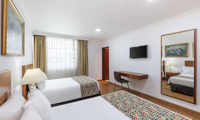 Calle 100 Hotel | 4 Elegant Units! FREE Parking, City Views, Minutes to Parque de la 93