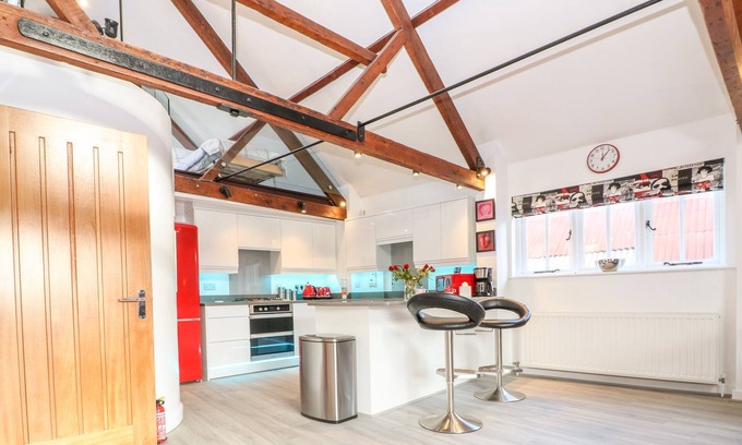 Salisbury Cottage | 4 Holt Court