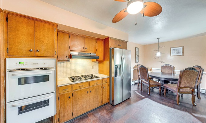 Rockford House | 4 Mi to Downtown Rockford - Spacious Home!