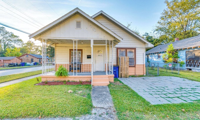 North Little Rock Apartment | 4 Mi to Dtwn Little Rock: Studio w/Porch