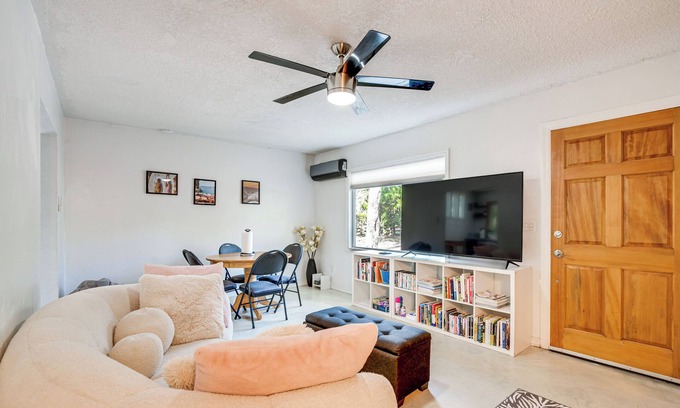 Gainesville Cottage | 4 Mi to UF: Pet-Friendly Home w/Yard & Deck