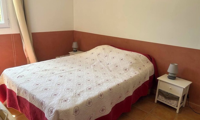 Montmeyan Apartment | 4 pers apartment 7 km from the gorges du verdon with swimming pool