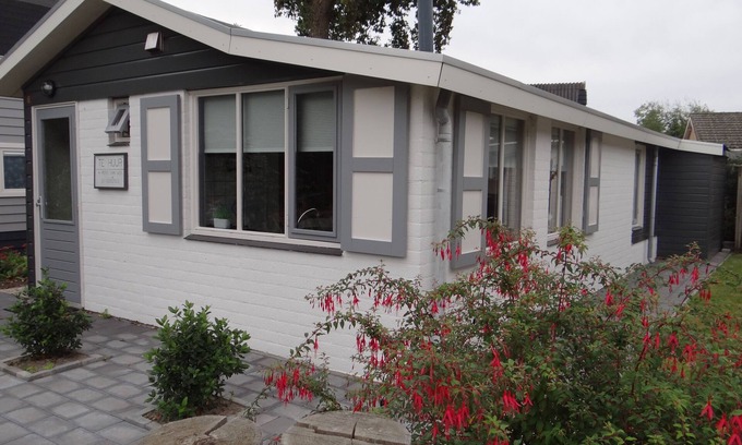 Zoutelande House | 4 pers. Detached house with sunny garden close to the sea and beach.