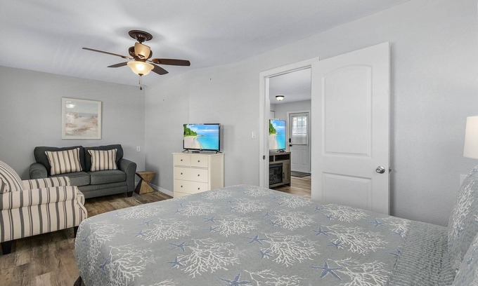 Matlacha Isles-Matlacha Shores Condo | 4 Person 1 Bedroom Condo with Waterview Balcony Fisherman Cabin - Welcome to our stunning, newly renovated one-bedroom condo room with a balcony!