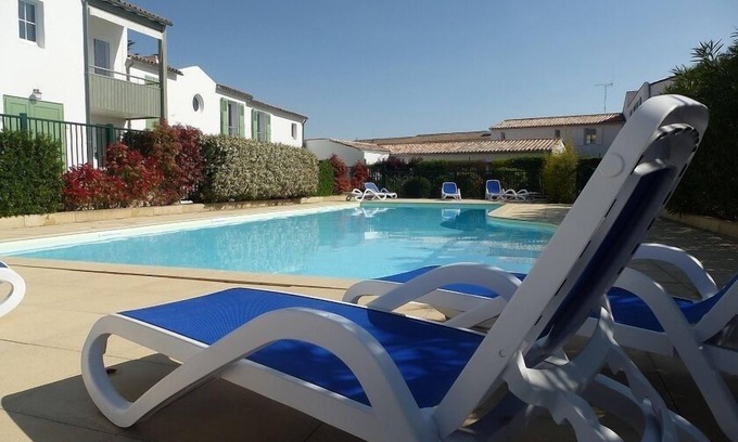 La Flotte Apartment | 4-PERSON APARTMENT GROUND FLOOR TERRACE + HEATED POOL + PRIVATE PARKING