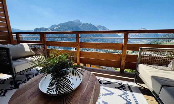 Chatel Apartment | 4-person flat - fireplace, close to the centre and slopes