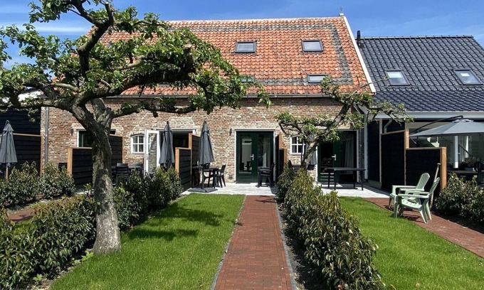 Zanddijk House | 4-Person Holiday Apartment in Veere