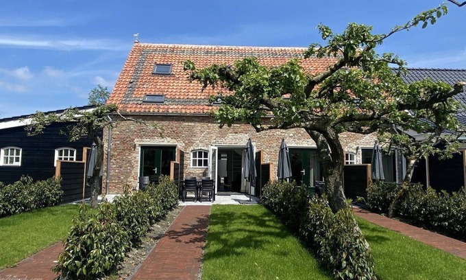 Zanddijk House | 4-Person Holiday Apartment in Veere