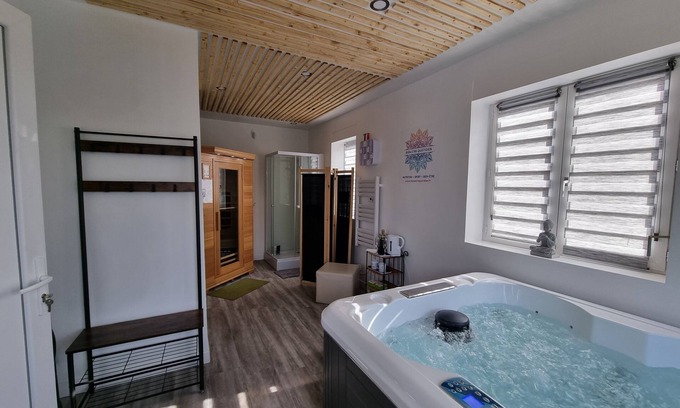 Fontaine-au-Pire Apartment | 4-person nature apartment with spa and indoor sauna