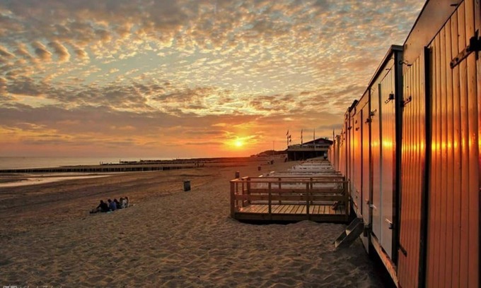 Serooskerke House | 4 person chalet on family park in Veere