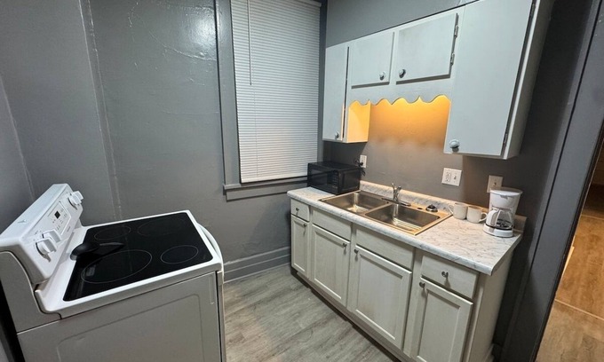 Morgantown Apartment | 4-Pet Friendly Private Apartment .6mi to High St