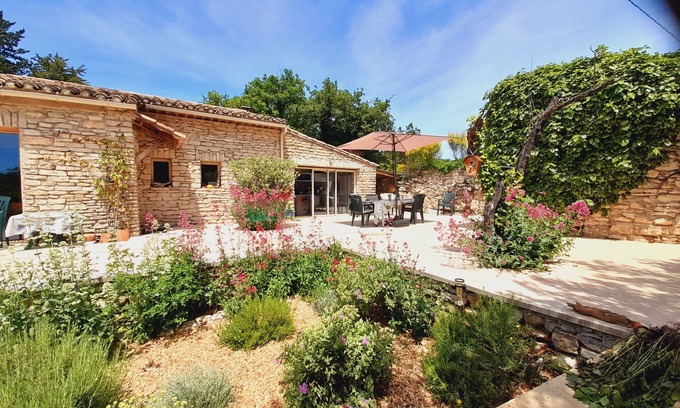Murs House | 4* Provençal house + single-storey vacation home, pool, in the countryside near GORDES