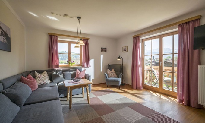 Niederaudorf Apartment | 4-room apartment in the Zuhaus, 78 sqm with balcony and two bedrooms