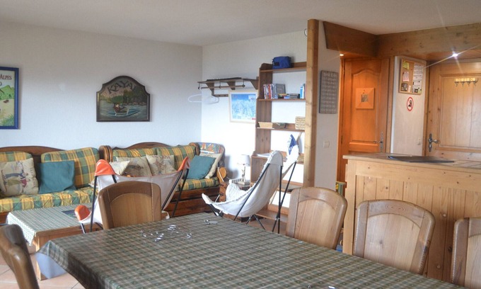Arc-1800 Apartment | 4-room duplex at the foot of the slopes with parking and pets allowed