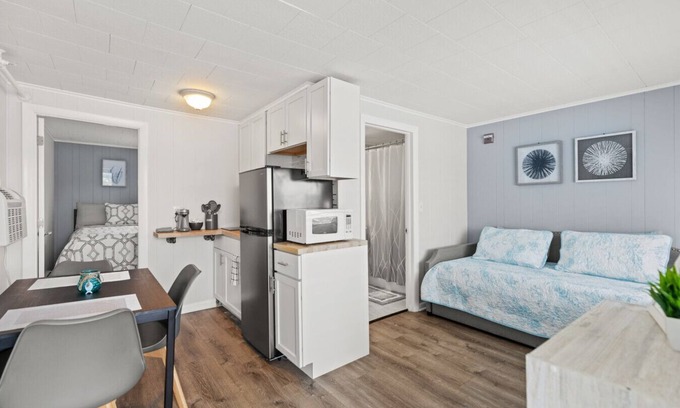 Old Orchard Beach Condo | 4 Seaside Suites Booked Together for Your Group