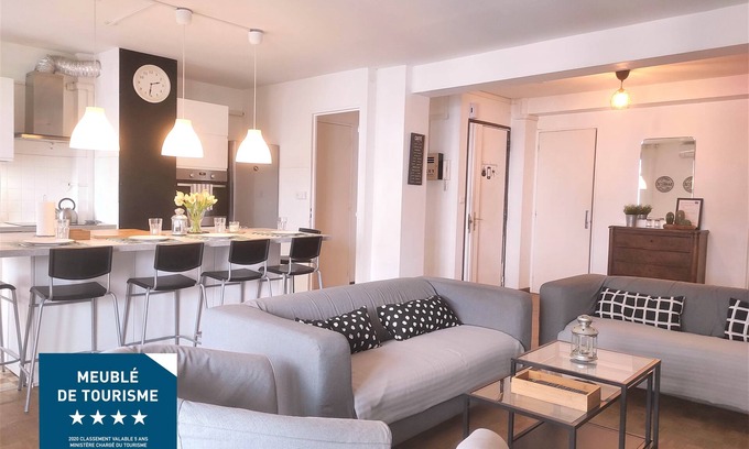 La Villette Apartment | 4(*) Standing flat, 3 bedrooms, private parking with AC near Panier Vieux-Port