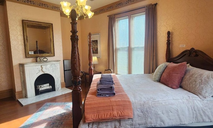 Springfield House | #4 - The E.M. Forster Room