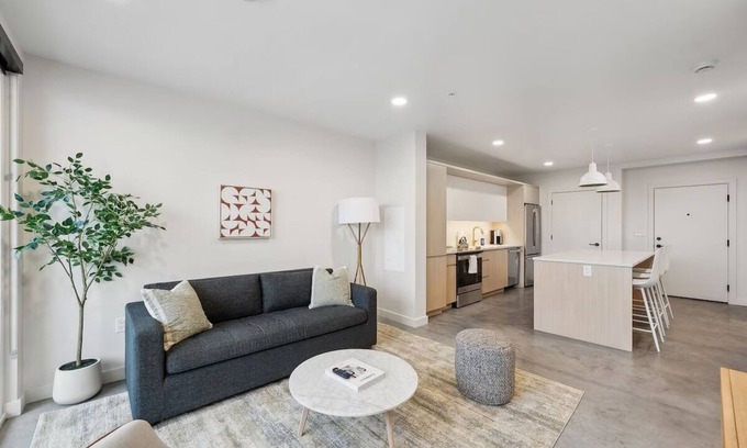 Rio Grande Hotel | 4 Units | Family Extended Retreat | Modern Apartments w/BBQ Terrace & Fitness