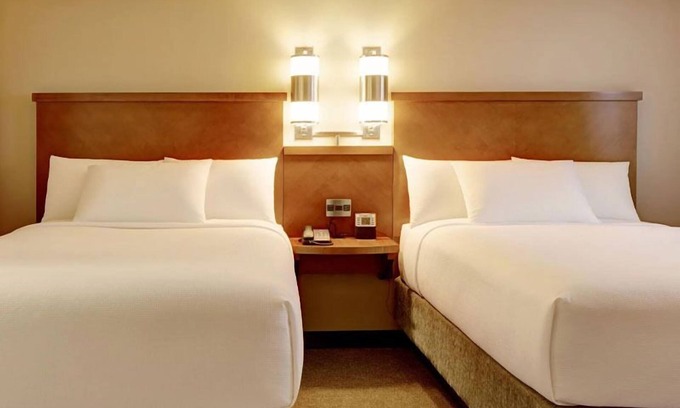 Austin Hotel | 4 Units Near Bullock Texas State History Museum, FREE Parking, Outdoor Pool!