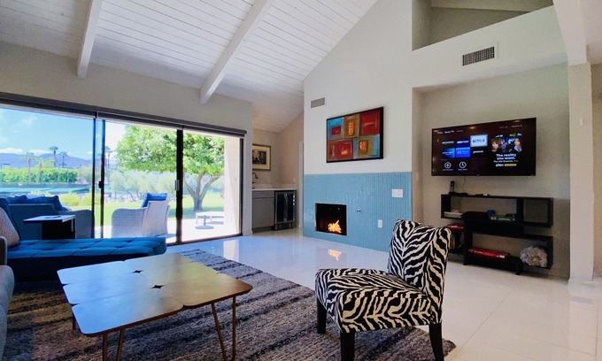 Rancho Mirage Condo | 40-LOVE | Modern Makeover, 2 Ensuites & Killer Views – a Greenday property!