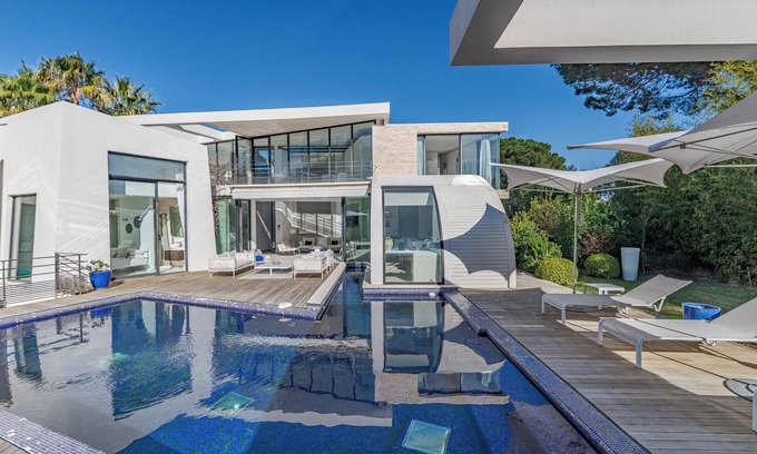 Ramatuelle Villa | 400 m from de the sea , 6-bedroom villa in Ramatuelle behind 55 Club with AC