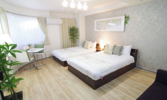 Namba Apartment | 402 6 minutes walk from Nihonbashi station Walk - 402/Osaka Ōsaka