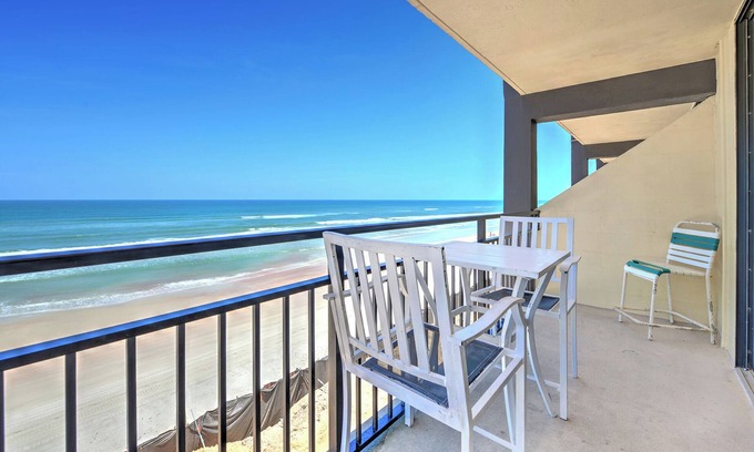 Daytona Beach Shores Condo | 405 - 4th Floor "Port Hole" Penthouse