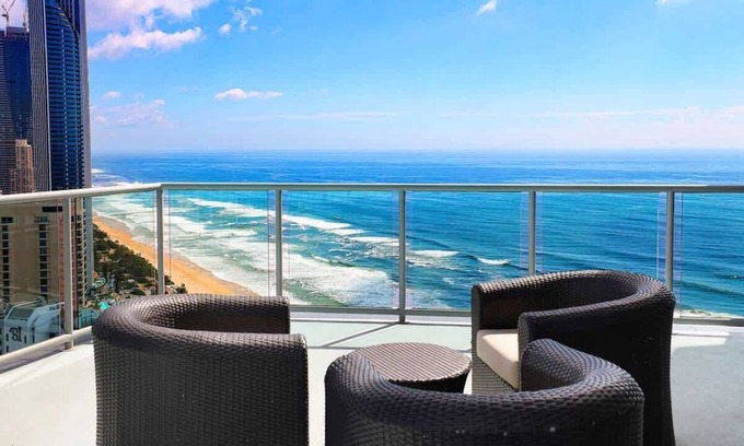 Surfers Paradise Apartment | 40L Peninsula Summary