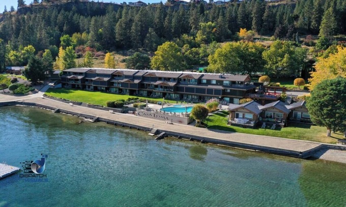 Central Okanagan Apartment | 412 - Lakefront & Dining with Scenic Views